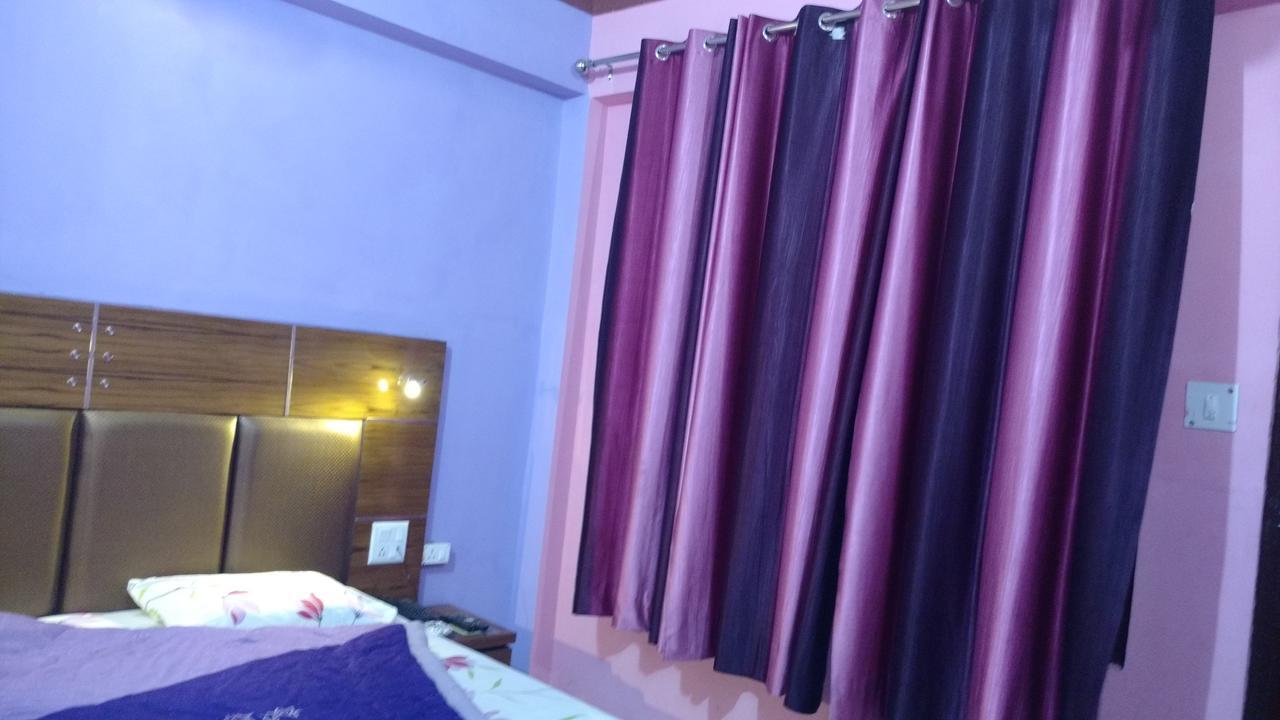 Hotel Brahma Kamal Joshīmath エクステリア 写真